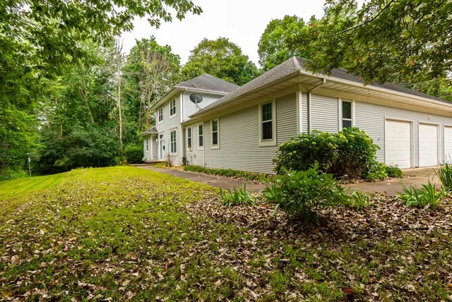 $519,900 | 2055 South Tanager Lane, Suamico, WI 54313