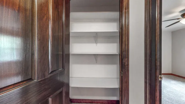 $519,900 | 2055 South Tanager Lane, Suamico, WI 54313