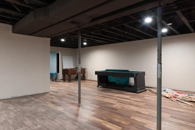 $519,900 | 2055 South Tanager Lane, Suamico, WI 54313