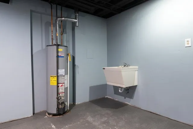 $519,900 | 2055 South Tanager Lane, Suamico, WI 54313