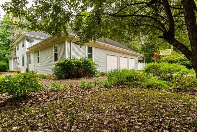 $519,900 | 2055 South Tanager Lane, Suamico, WI 54313