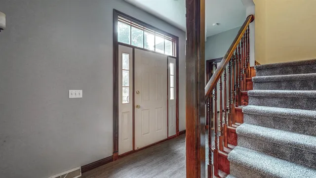 $519,900 | 2055 South Tanager Lane, Suamico, WI 54313