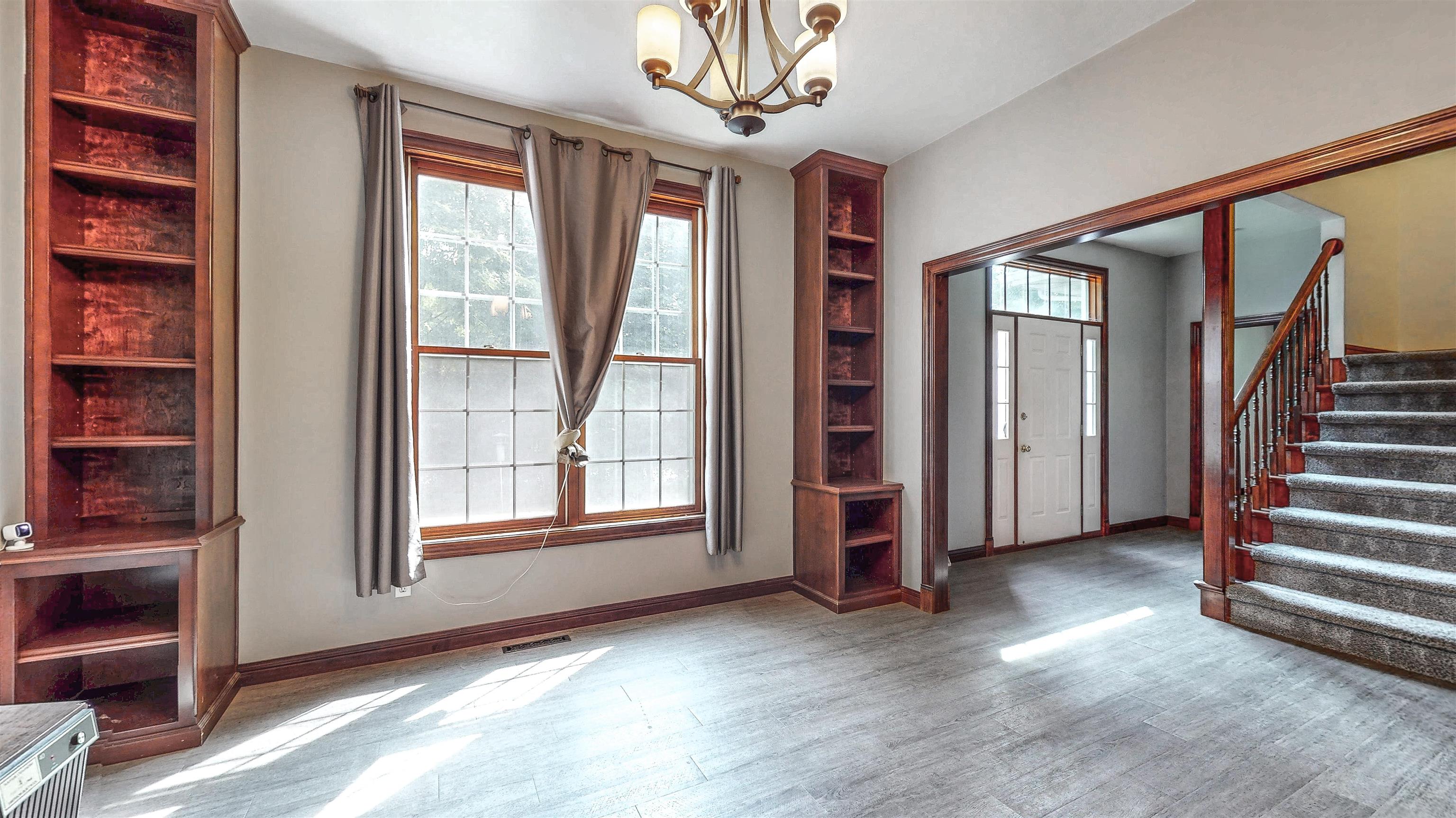 2055 South Tanager Lane Suamico, WI 54313 - Photo 9 of 70