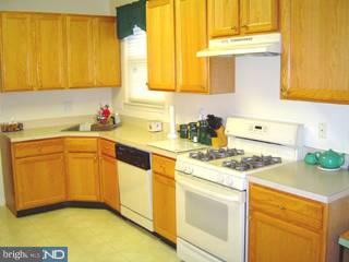 21 Foster Road Pennington, NJ 08534 - Photo 2 of 6 Gallery Image 2