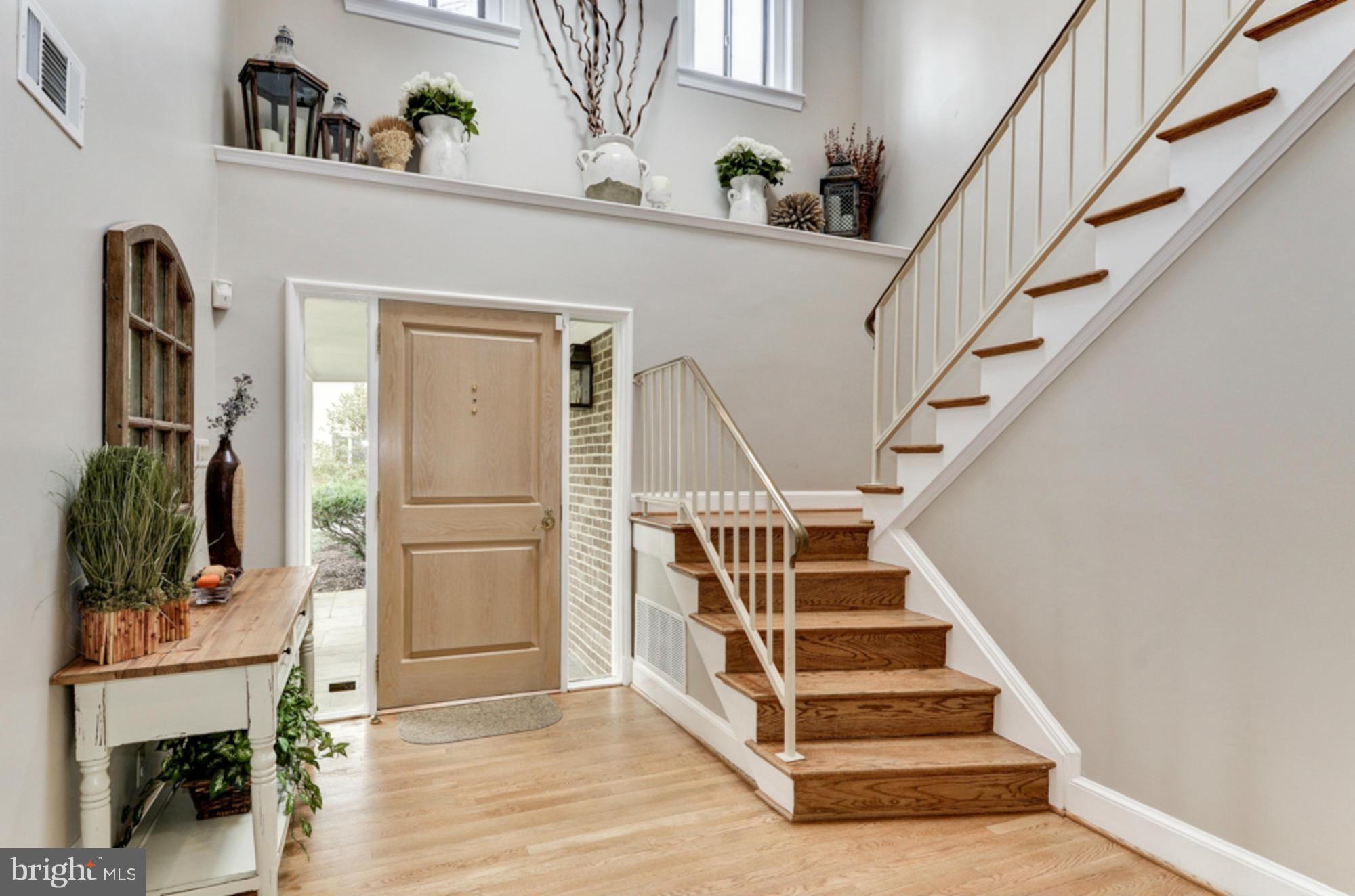 10021 Ormond Road Potomac, MD 20854 - Photo 3 of 26 Interior (General)
