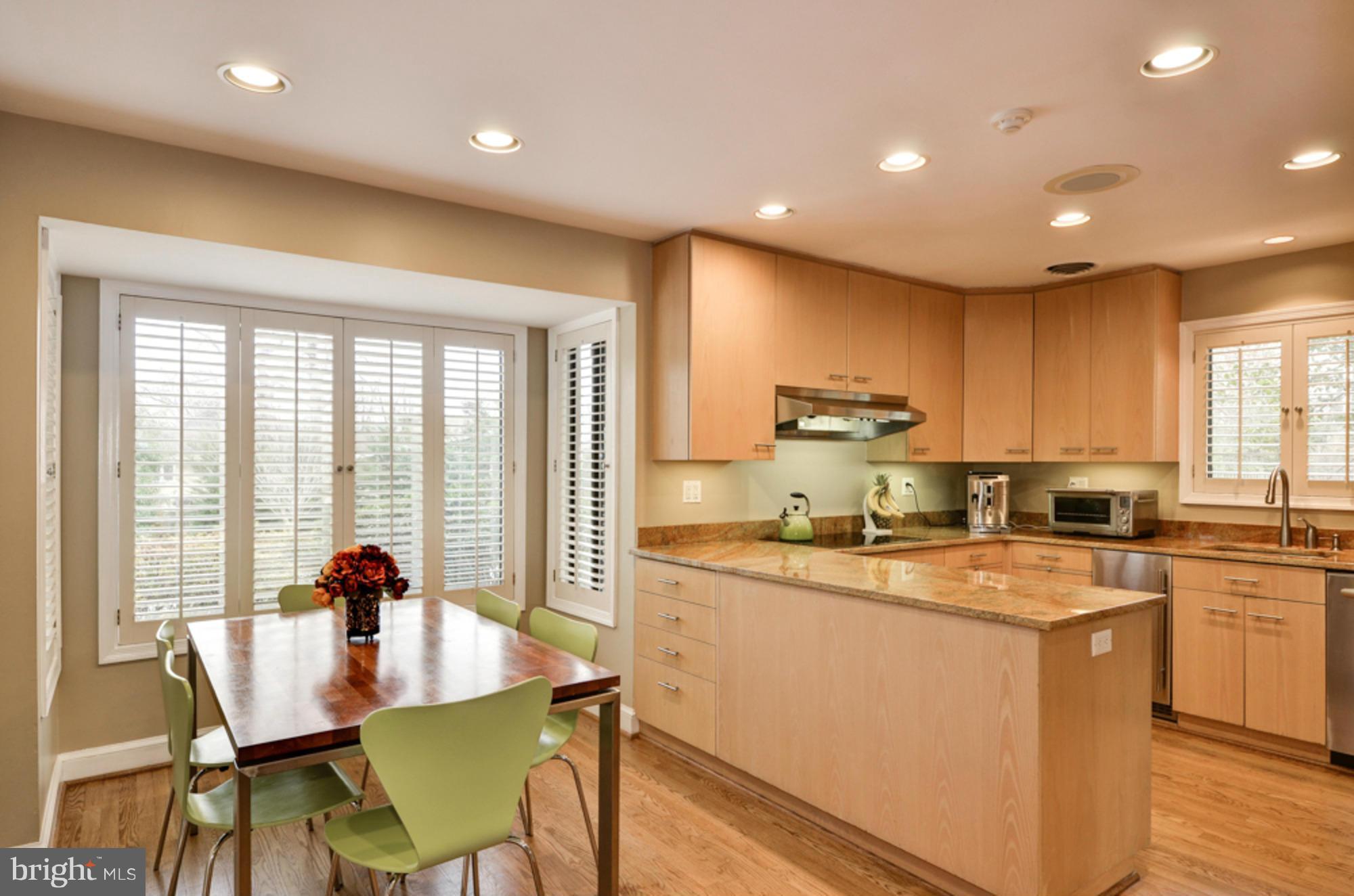 10021 Ormond Road Potomac, MD 20854 - Photo 8 of 26 Interior (General)