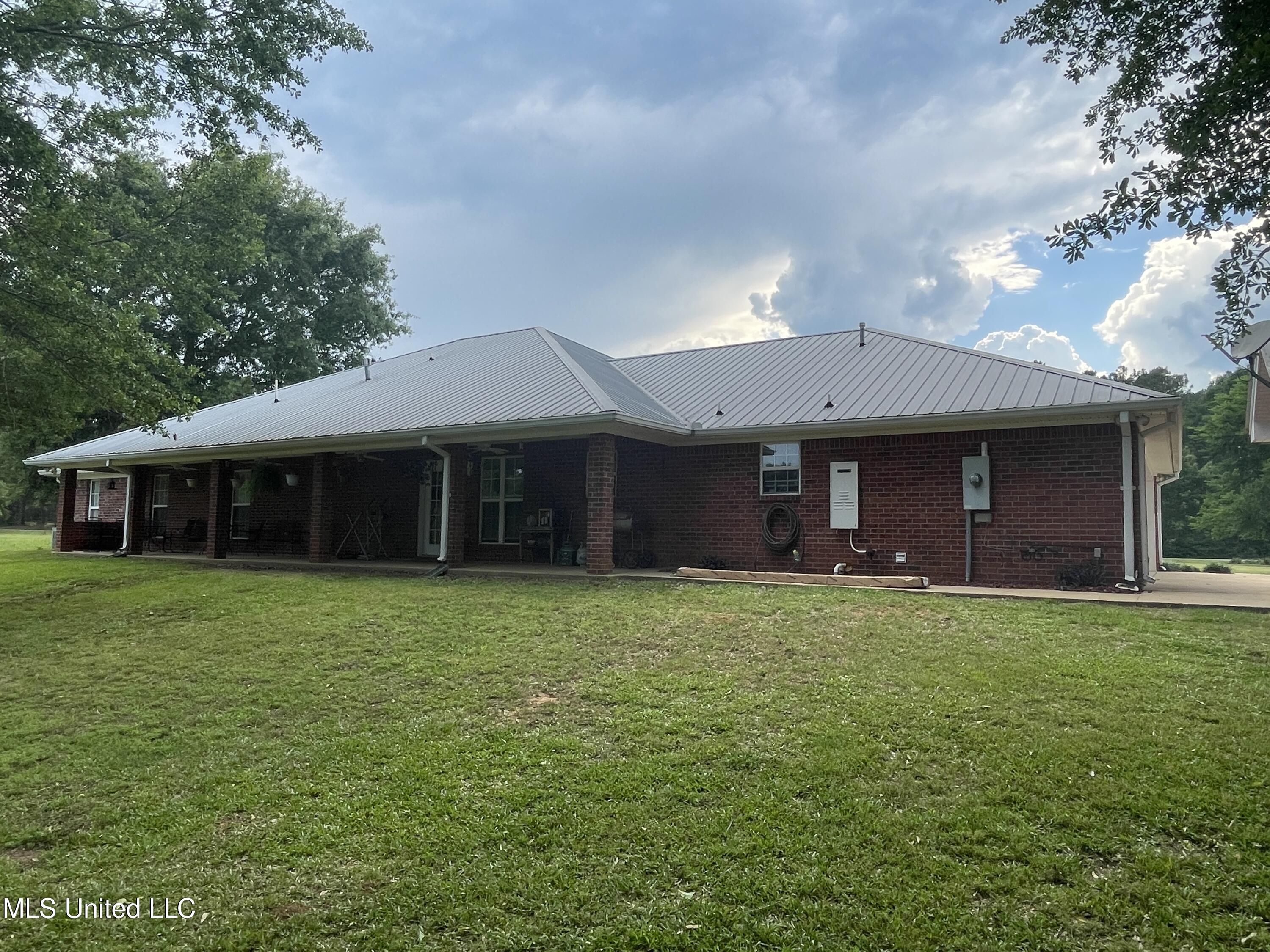 4780 County Line Road Carthage, MS 39051 - Photo 4 of 97 IMG_6082