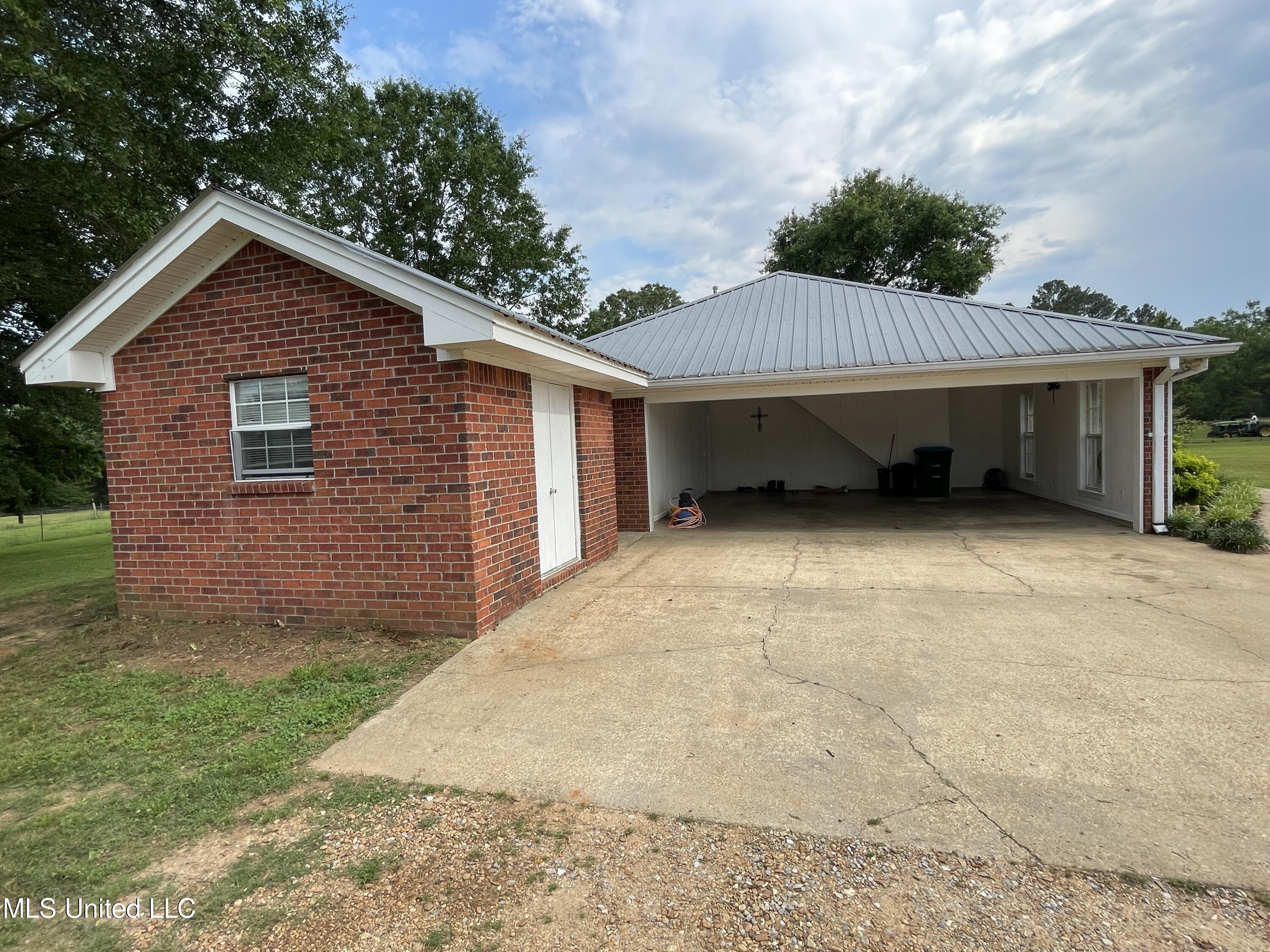 4780 County Line Road Carthage, MS 39051 - Photo 5 of 97 IMG_6107