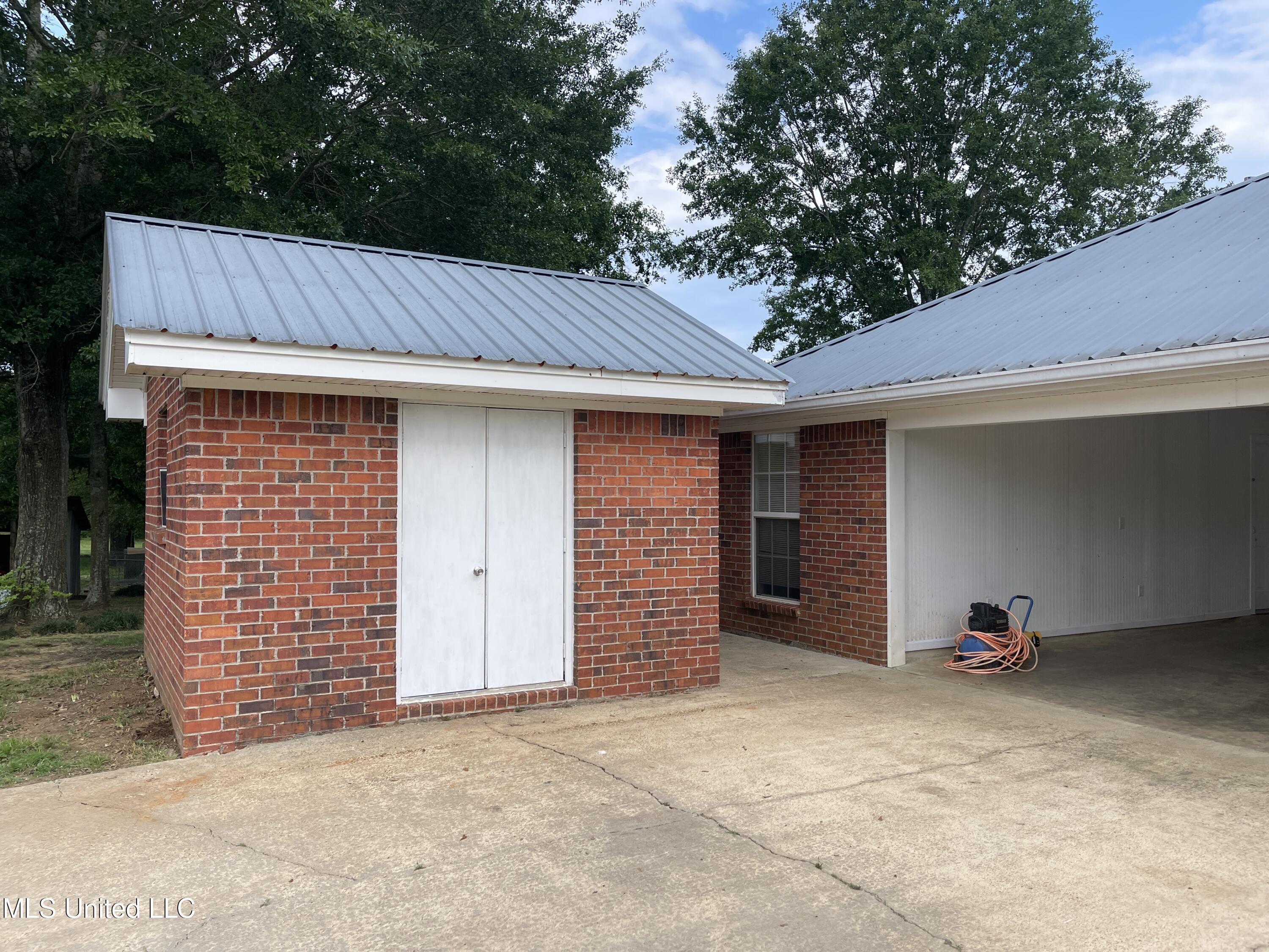 4780 County Line Road Carthage, MS 39051 - Photo 6 of 97 IMG_6151