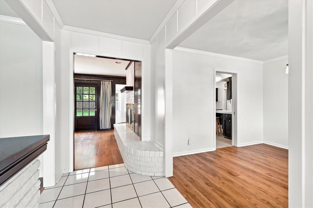 6409 Ems Road West Fort Worth, TX 76116 - Photo 4 of 24 Welcome to your new home!