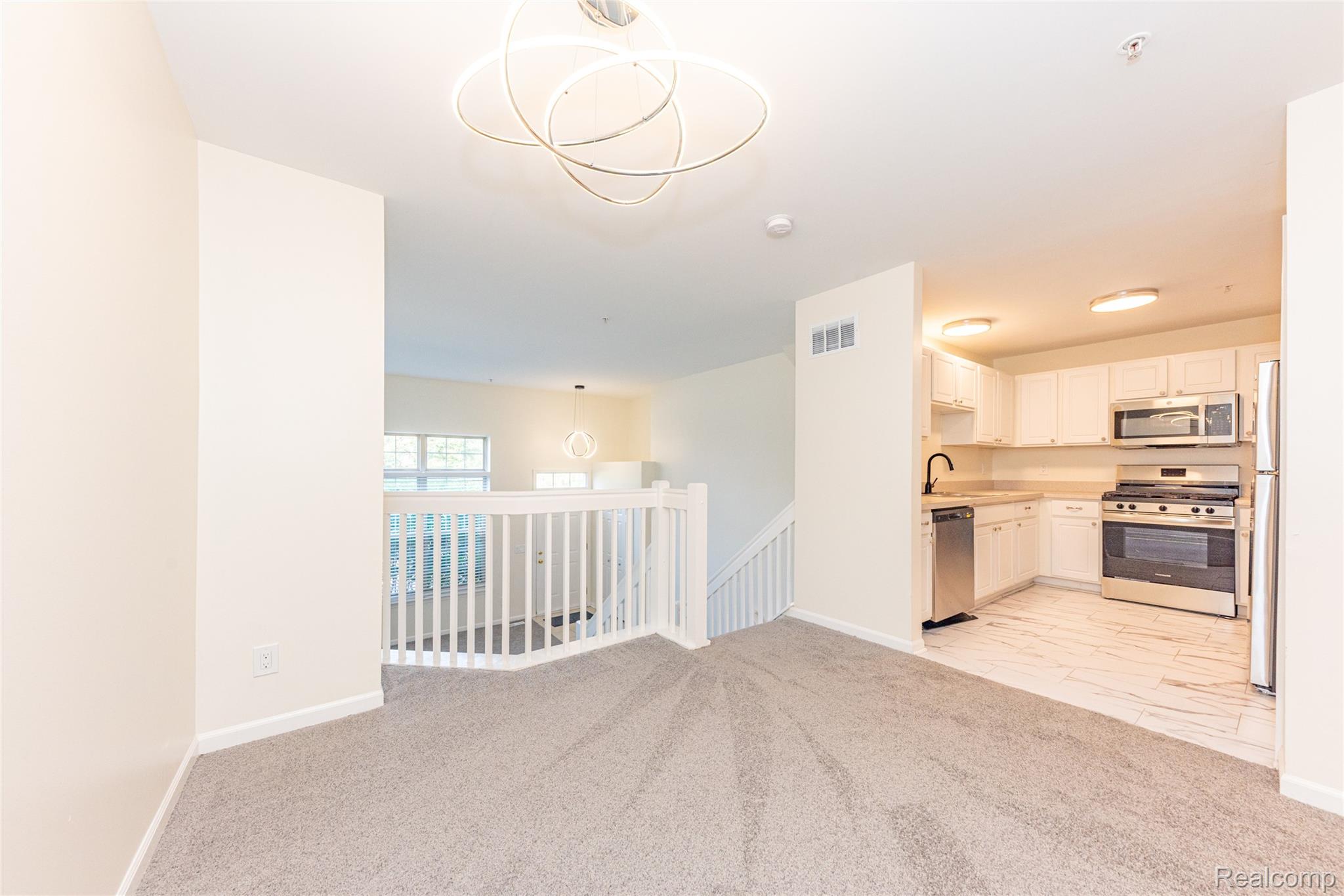 16942 Farmington Road, Unit 24 Livonia, MI 48154 - Photo 14 of 34 012_6.jpg