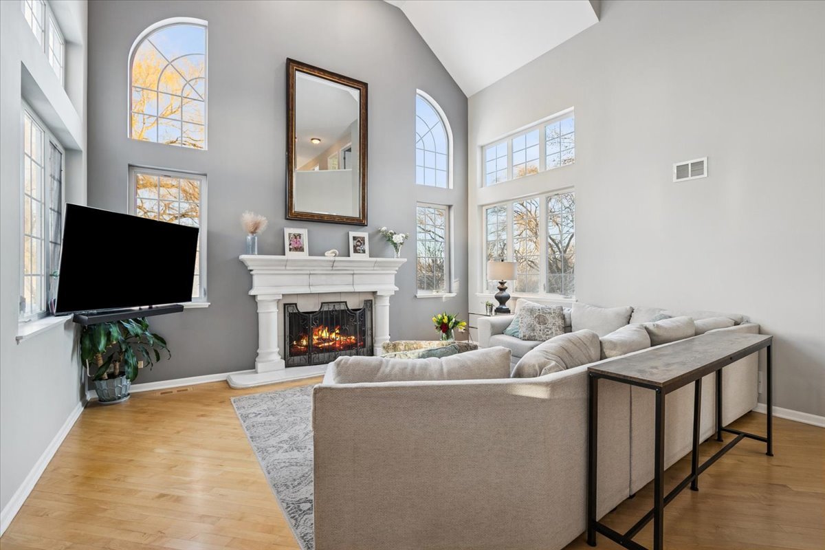 6255 Murifield Drive Gurnee, IL 60031 - Photo 13 of 48