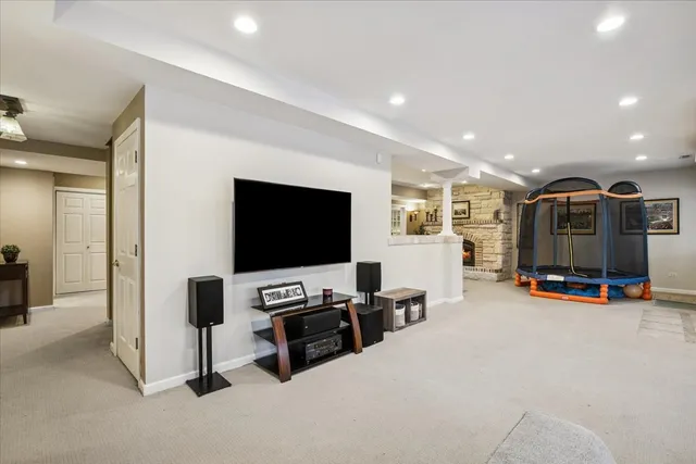 $649,000 | 6255 Murifield Drive, Gurnee, IL 60031