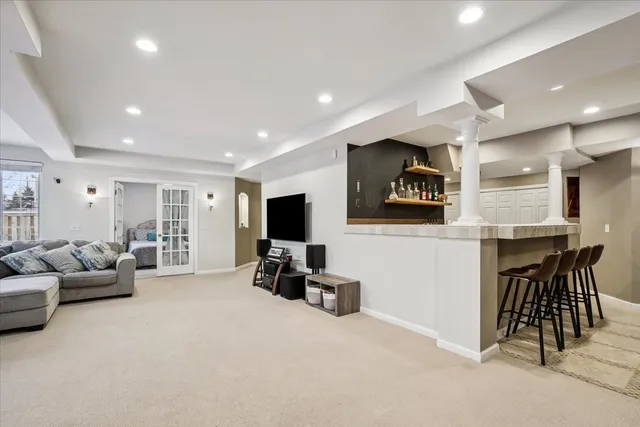 $649,000 | 6255 Murifield Drive, Gurnee, IL 60031