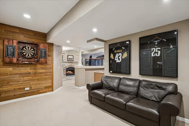 $649,000 | 6255 Murifield Drive, Gurnee, IL 60031