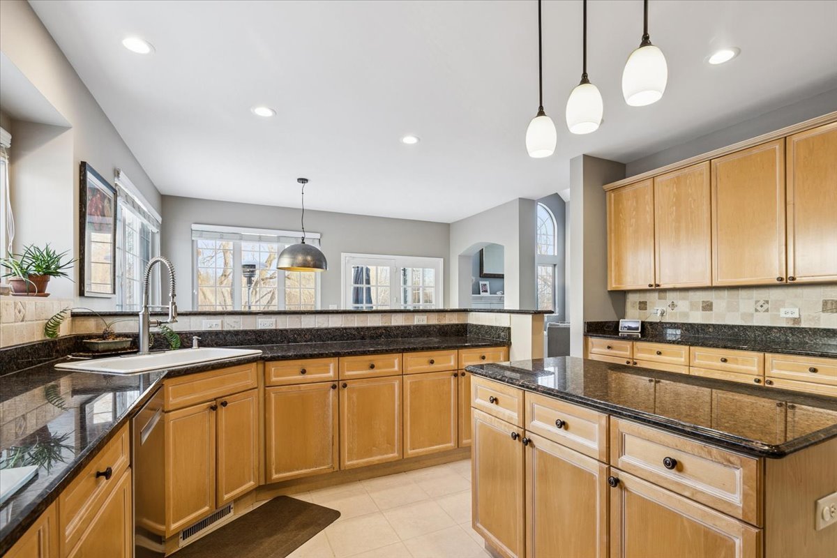 6255 Murifield Drive Gurnee, IL 60031 - Photo 6 of 48