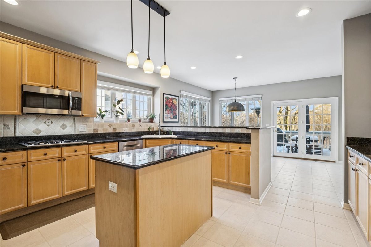 6255 Murifield Drive Gurnee, IL 60031 - Photo 7 of 48