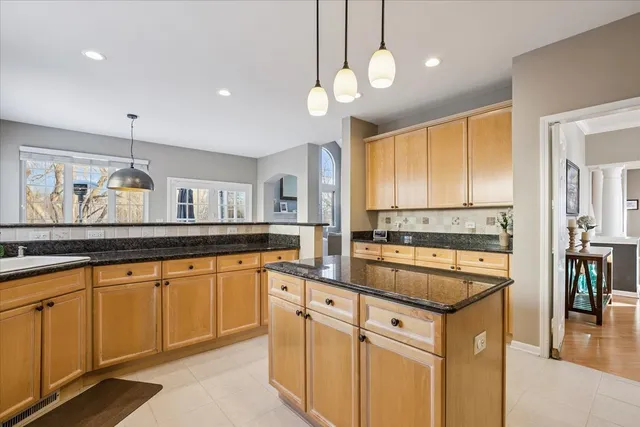 $649,000 | 6255 Murifield Drive, Gurnee, IL 60031