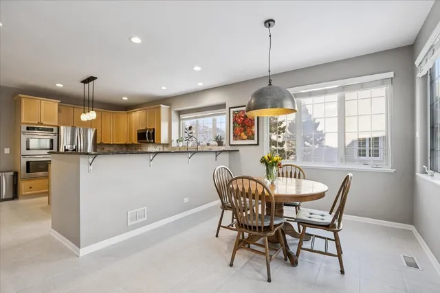 $649,000 | 6255 Murifield Drive, Gurnee, IL 60031