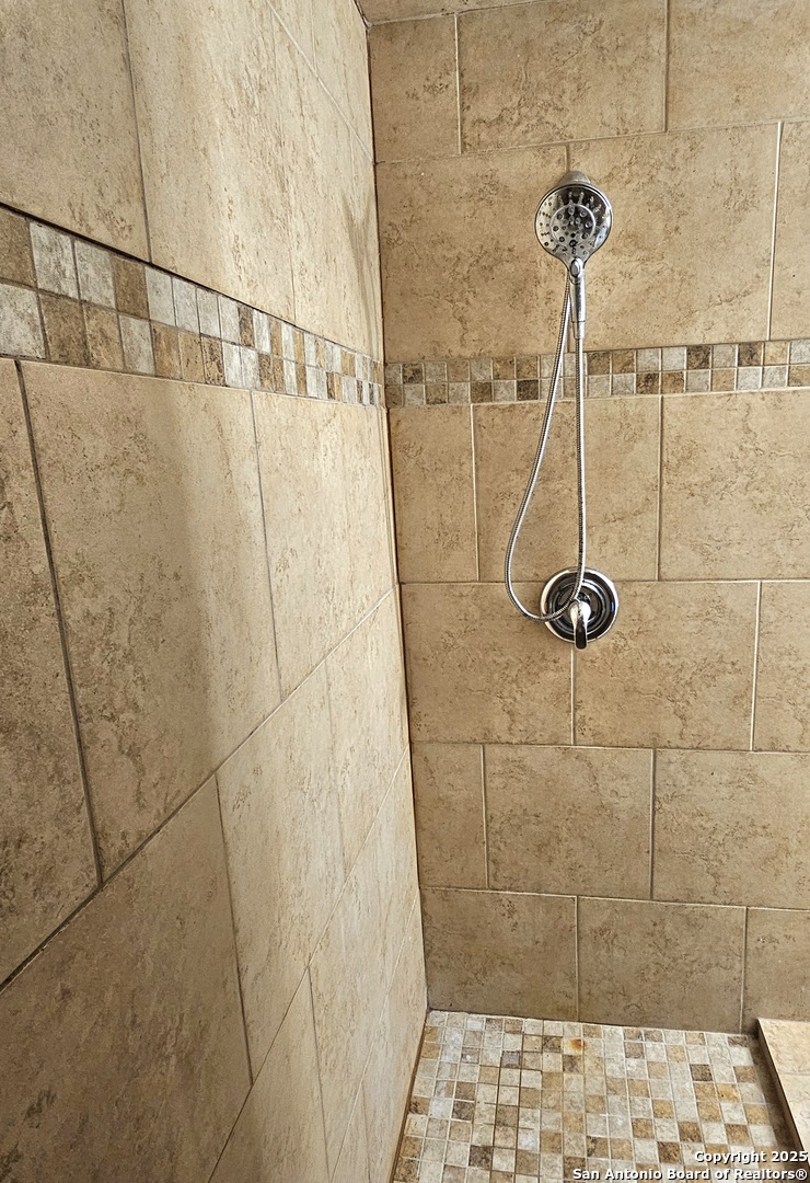 208 Jeff Street Pleasanton, TX 78064 - Photo 13 of 26