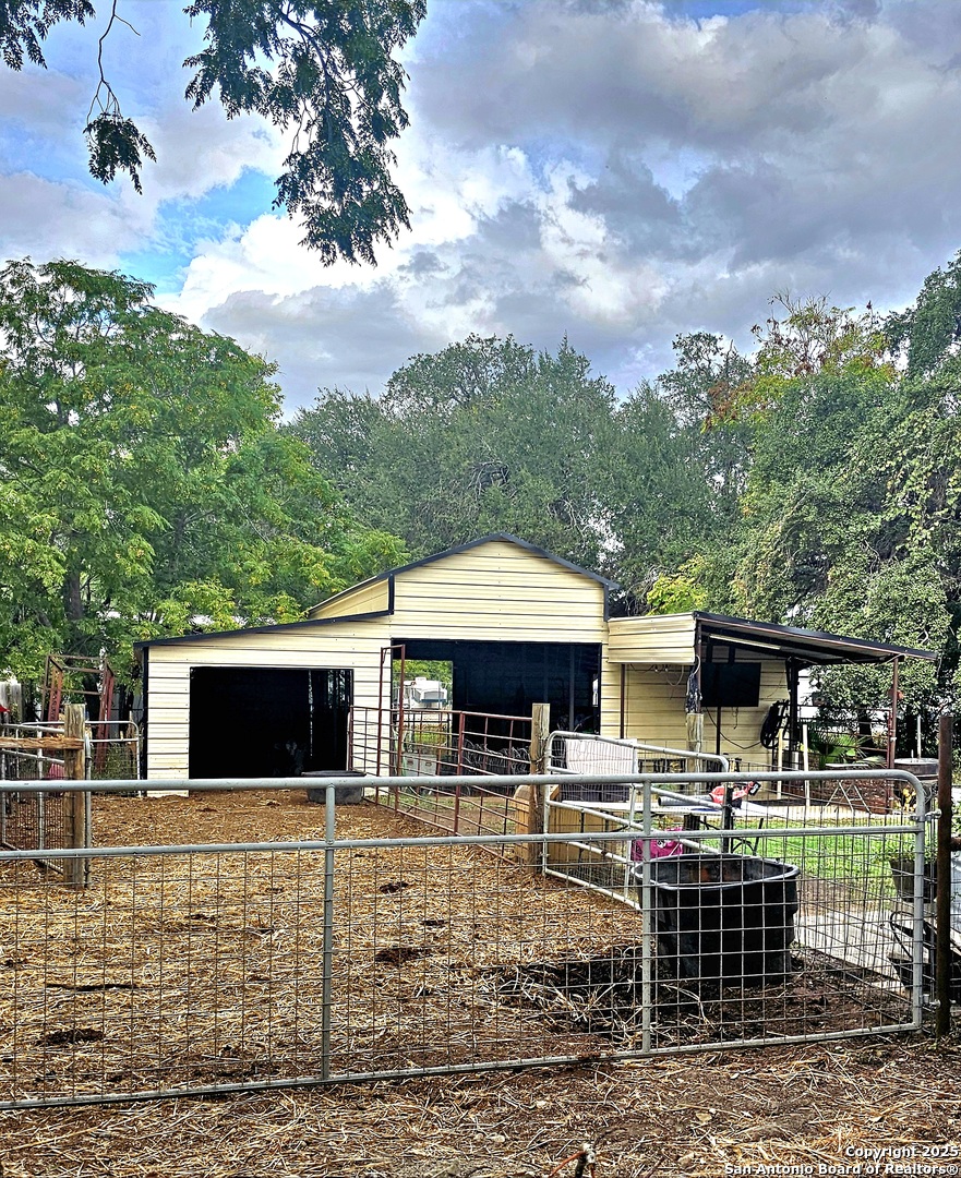 208 Jeff Street Pleasanton, TX 78064 - Photo 20 of 26