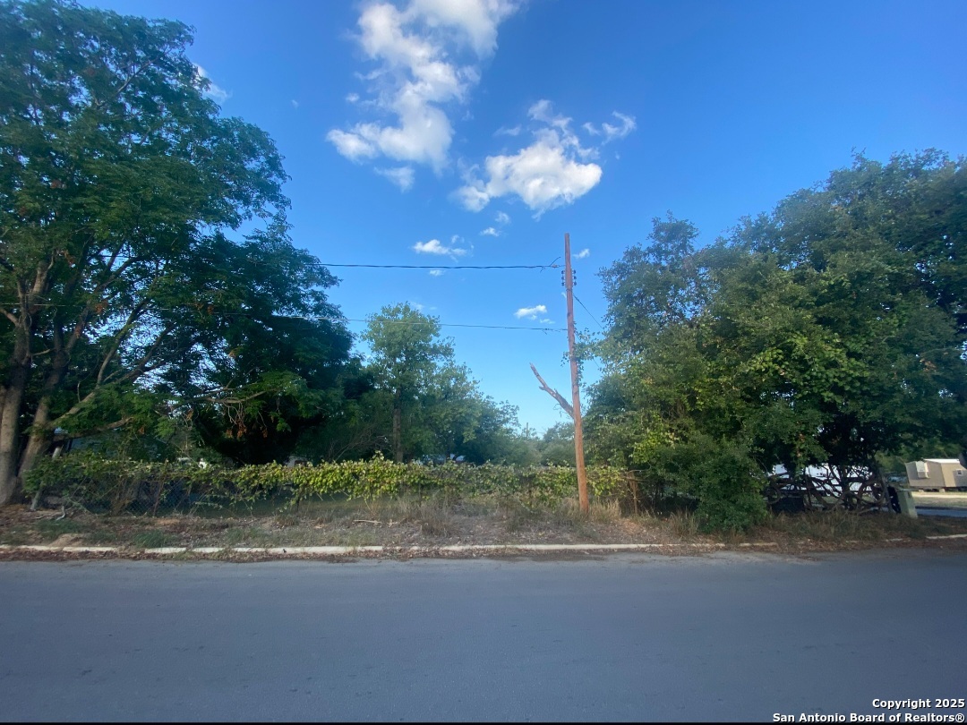 208 Jeff Street Pleasanton, TX 78064 - Photo 23 of 26