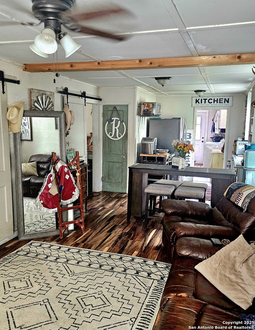 208 Jeff Street Pleasanton, TX 78064 - Photo 4 of 26