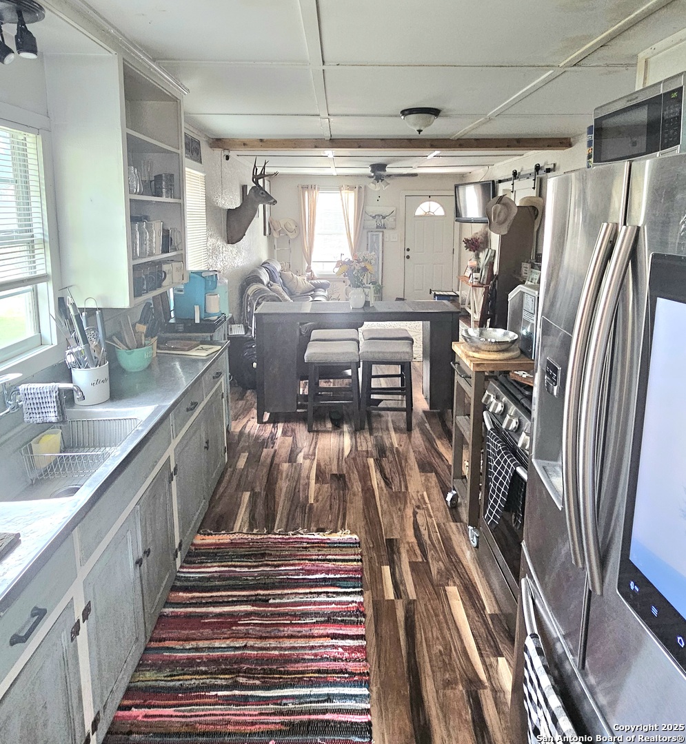 208 Jeff Street Pleasanton, TX 78064 - Photo 8 of 26