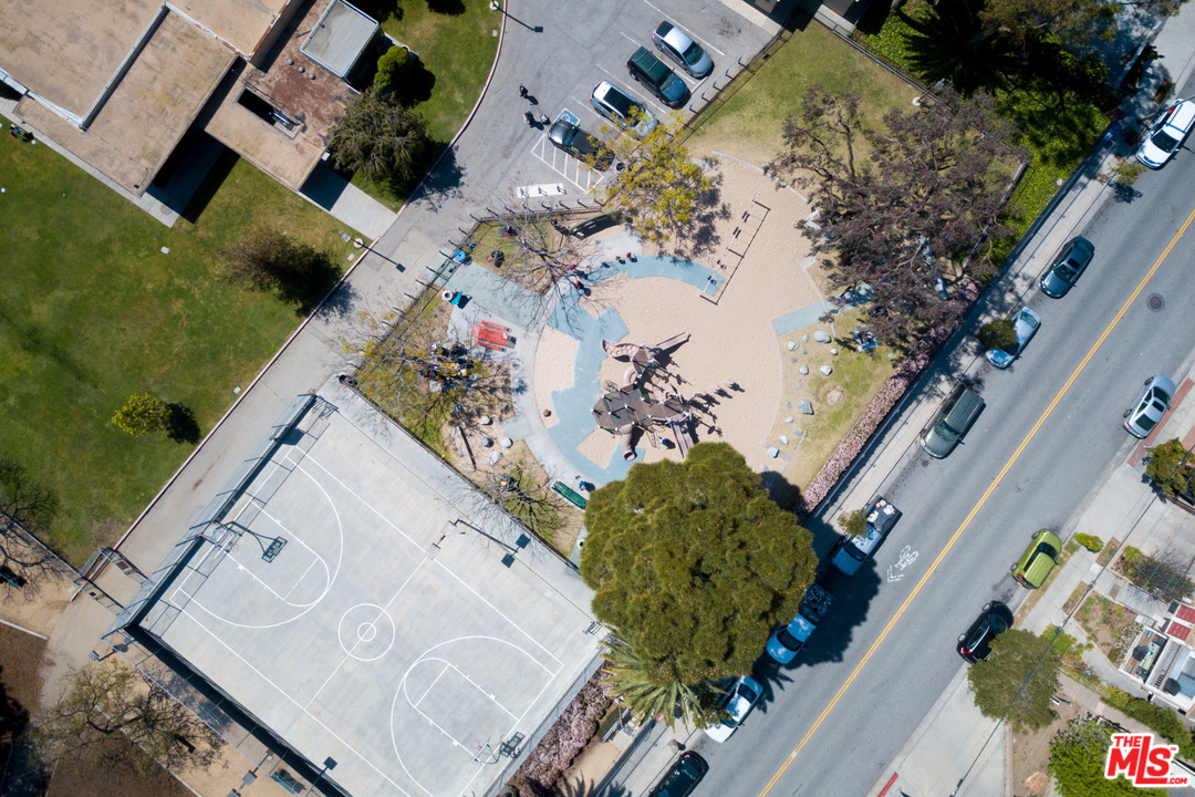 631 Strand Street, Unit 2 Santa Monica, CA 90405 - Photo 28 of 30 an aerial view of a house