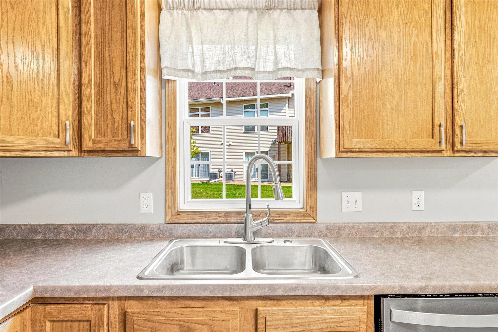 2442 Autumn Ridge Court Chanhassen, MN 55317 - Photo 15 of 43 Gallery Image 15