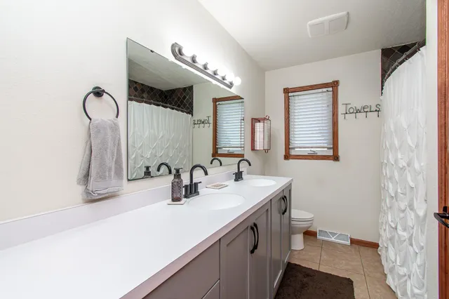 $342,500 | 706 Rensvold Boulevard, Moorhead, MN 56560