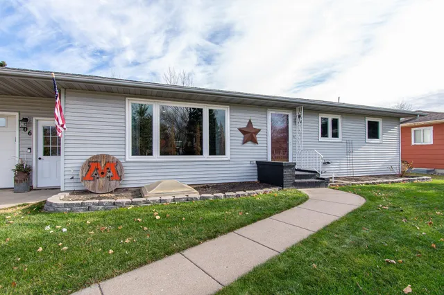 $342,500 | 706 Rensvold Boulevard, Moorhead, MN 56560