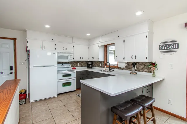 $342,500 | 706 Rensvold Boulevard, Moorhead, MN 56560