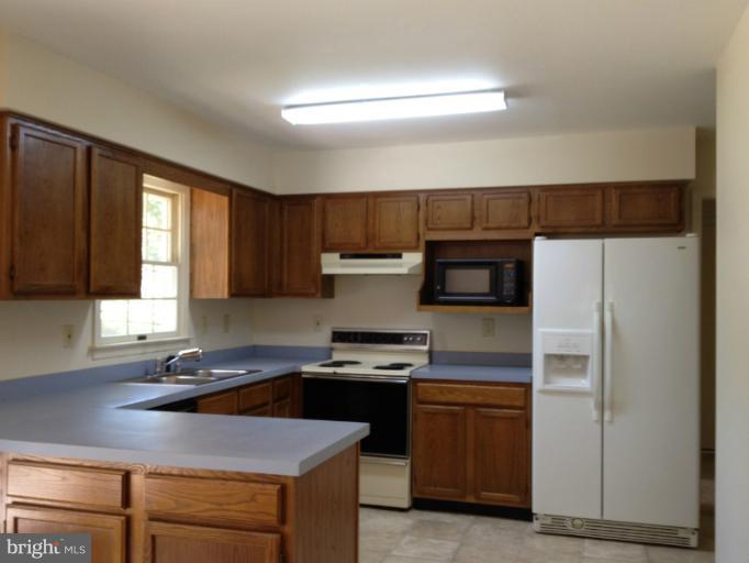 7960 Clark Station Road Severn, MD 21144 - Photo 5 of 23 Kitchen