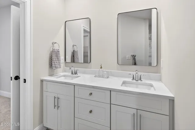 $469,900 | 607 Valley Pointe Drive, Niskayuna, NY 12309