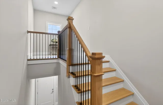 $469,900 | 607 Valley Pointe Drive, Niskayuna, NY 12309