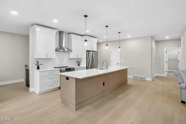 $469,900 | 607 Valley Pointe Drive, Niskayuna, NY 12309