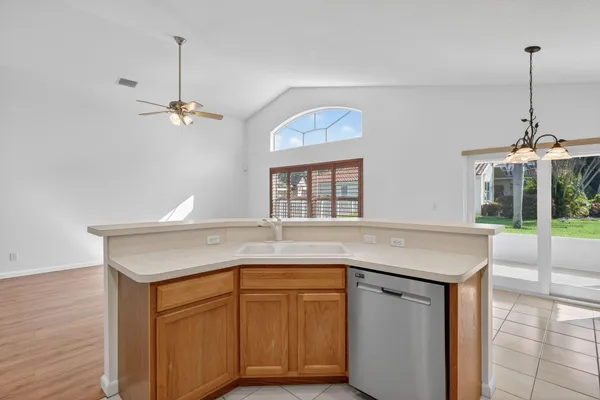 $625,000 | 1021 Southeast Westminster Place, Stuart, FL 34997