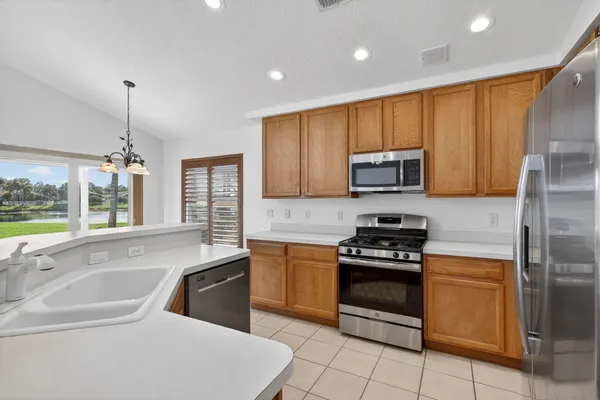$625,000 | 1021 Southeast Westminster Place, Stuart, FL 34997