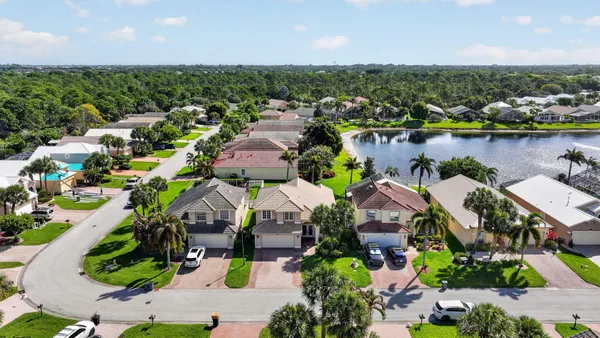$625,000 | 1021 Southeast Westminster Place, Stuart, FL 34997