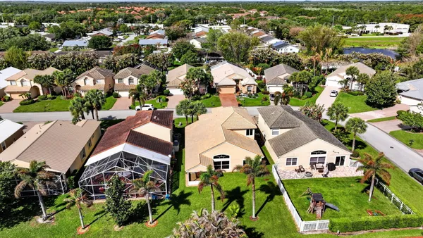 $625,000 | 1021 Southeast Westminster Place, Stuart, FL 34997