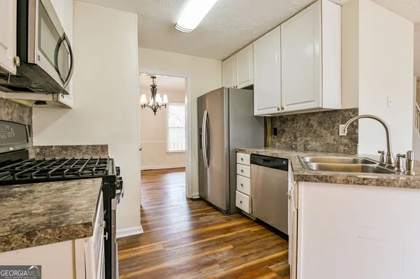 $1,995 | 105 North Oakland Circle, McDonough, GA 30253