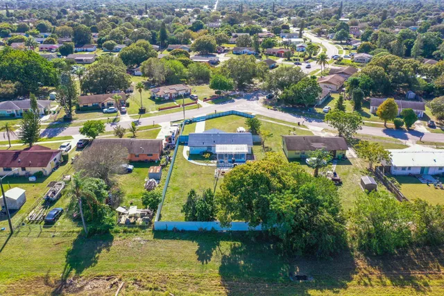 $319,900 | 2902 Essex Drive, Fort Pierce, FL 34946