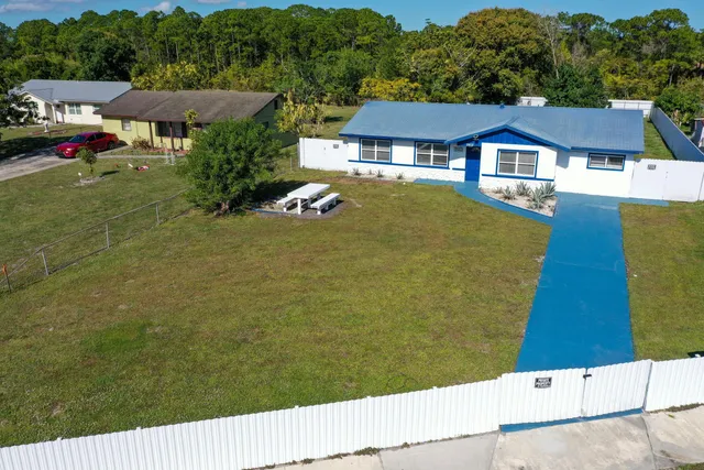 $319,900 | 2902 Essex Drive, Fort Pierce, FL 34946