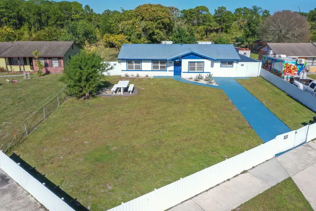 $319,900 | 2902 Essex Drive, Fort Pierce, FL 34946