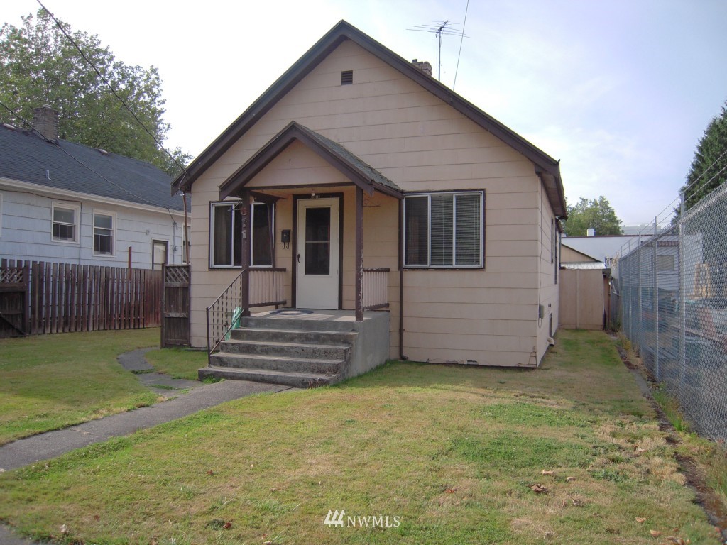 611 South 6th Street Renton, WA 98057 - Photo 1 of 1