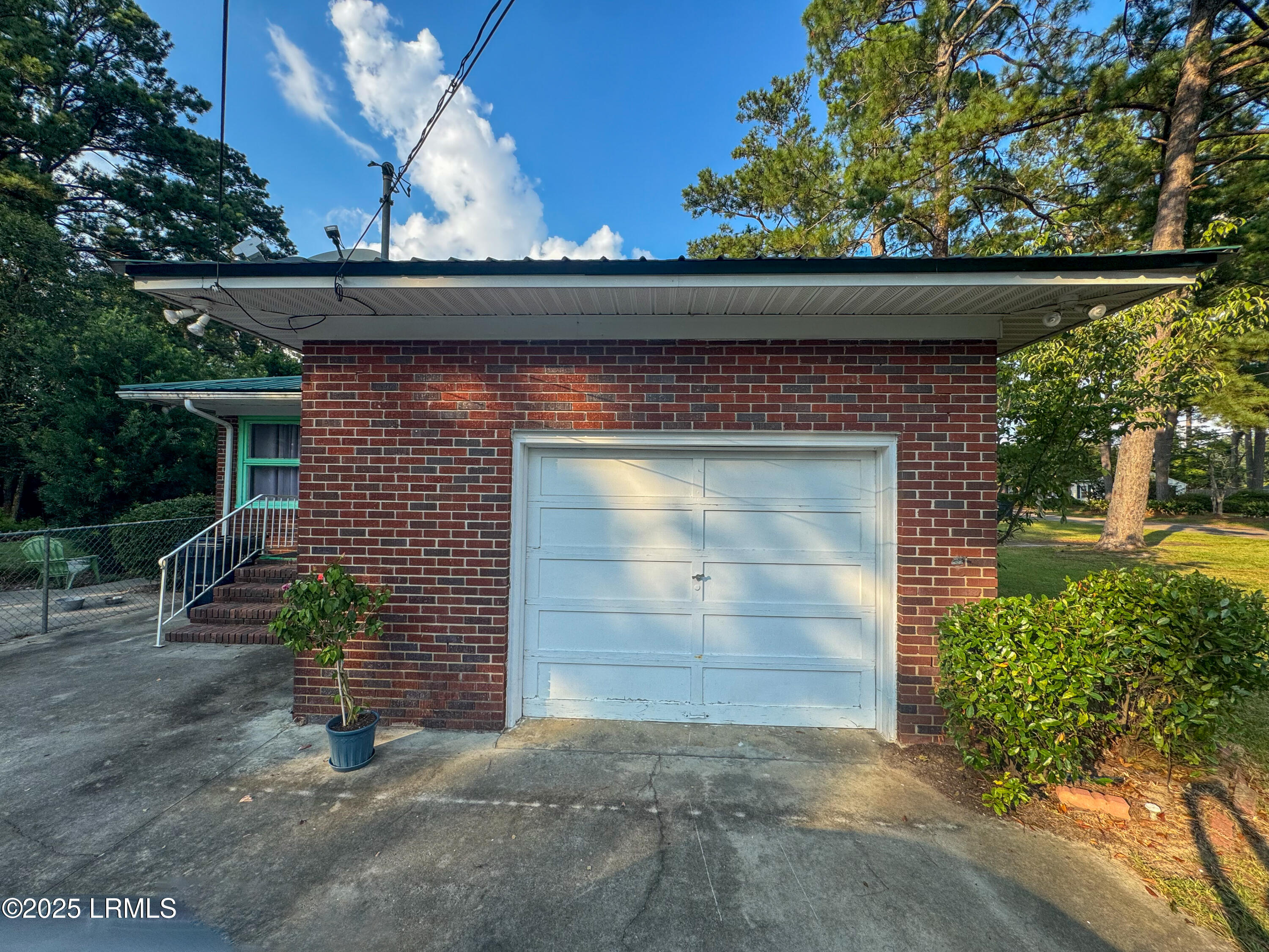 210 Cain Street Hampton, SC 29924 - Photo 5 of 42 IMG_7331
