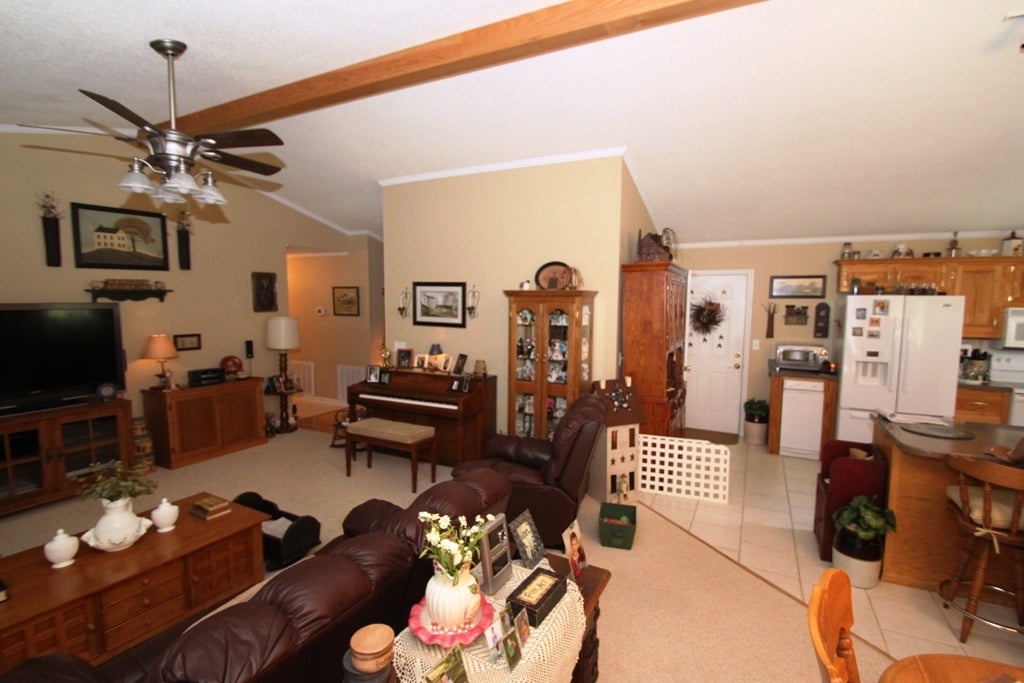 275 G Henson Road Crawley, WV 24931 - Photo 16 of 29 Great Room