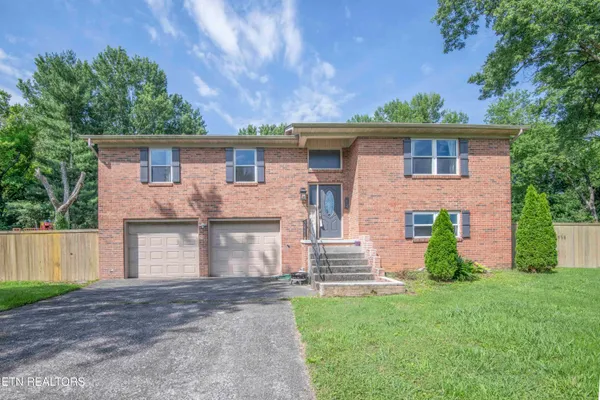 $419,900 | 214 Luther Jackson Drive, Maryville, TN 37804