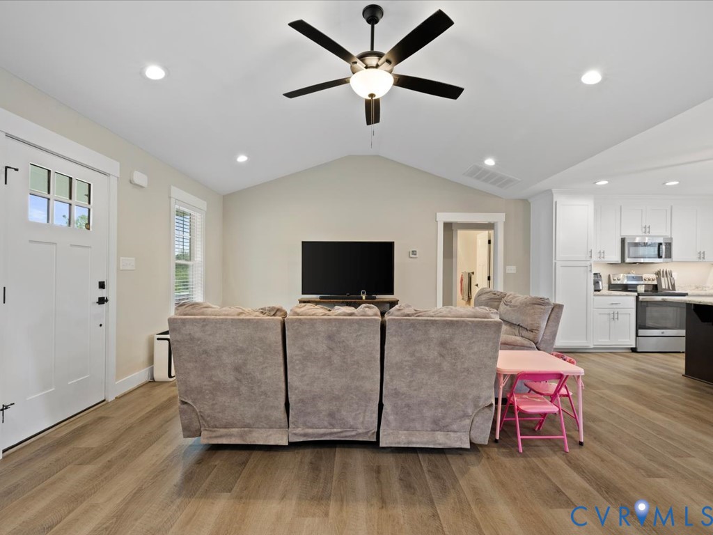 25509 Front Road Petersburg, VA 23803 - Photo 9 of 32 Gallery Image 9